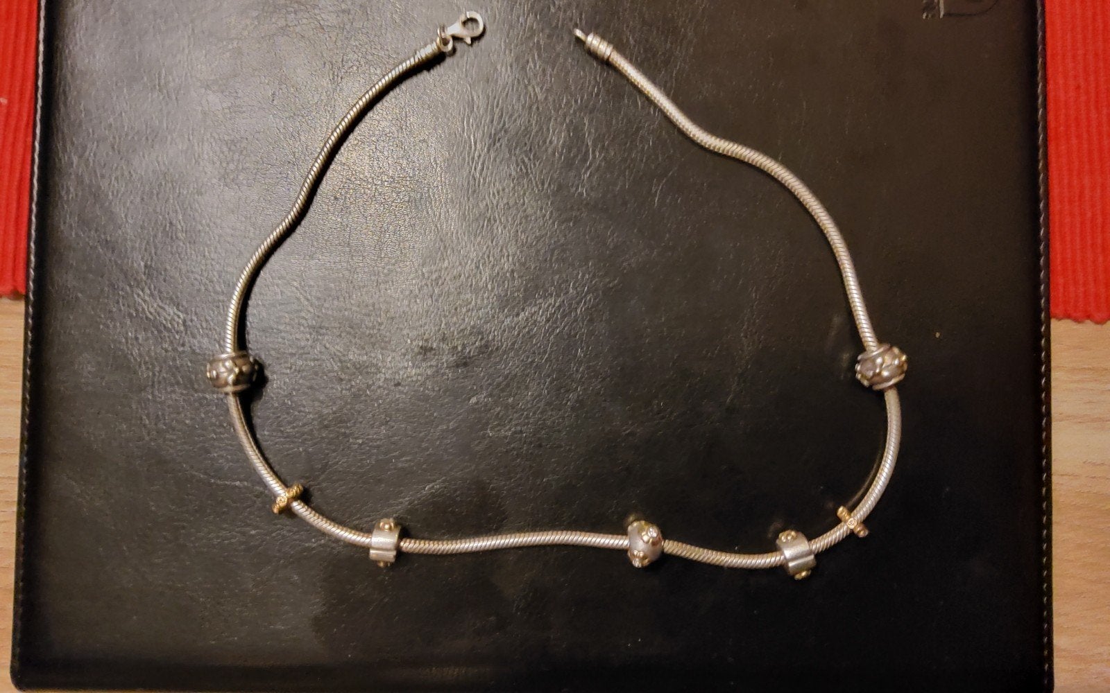 Pandora armband en ketting set met bedels., Gebruikt, Zilver, Zilver, Met bedels of kralen