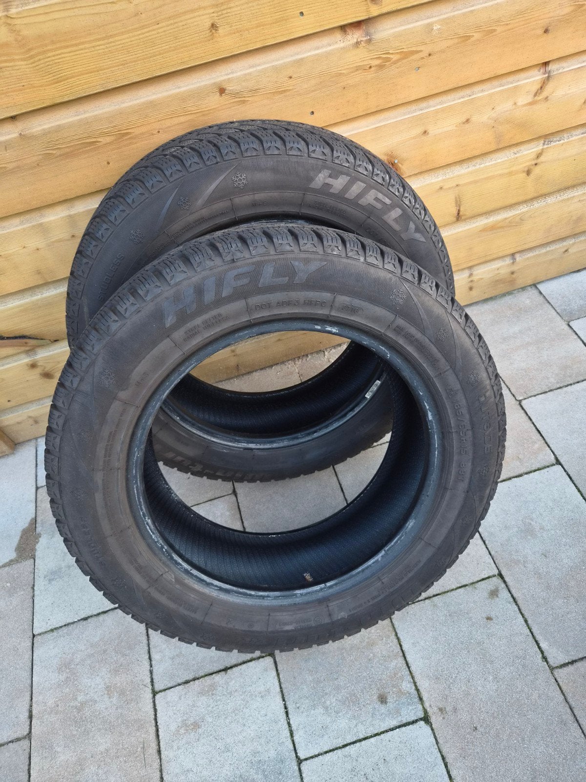 Set van 2 HiFly Winterbanden 185/65 R15 88T Goed Profiel, Auto diversen, Ophalen, Gebruikt
