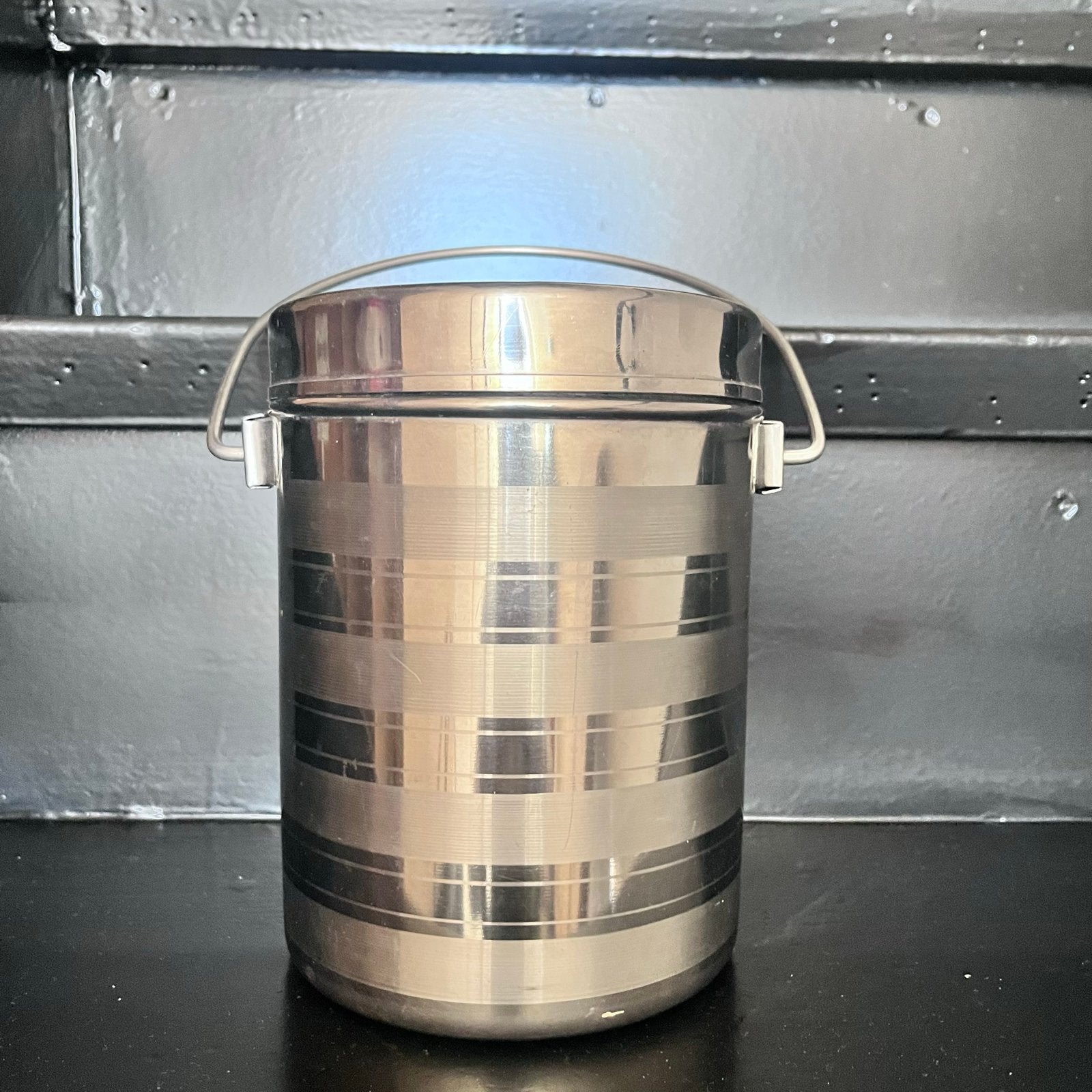 RVS bus 20 cm hoog, diameter 14 cm - Zo goed als nieuw, Zilver, Ophalen of Verzenden, Zo goed als nieuw, Voorraadpot