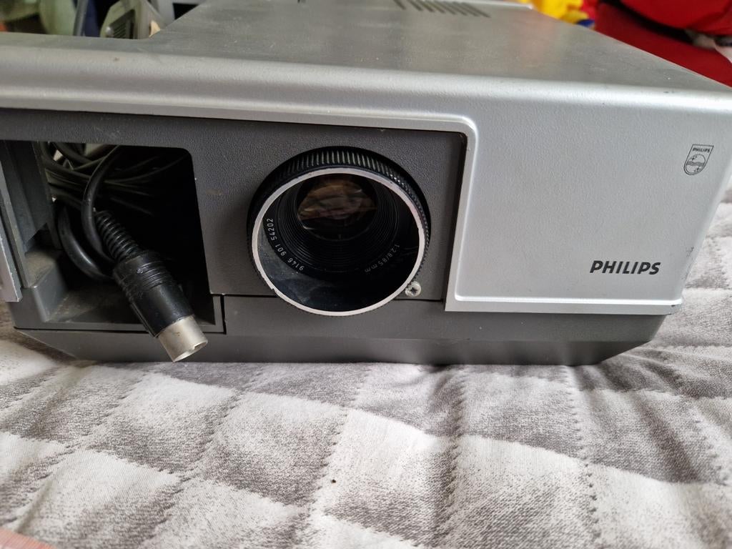 Philips Dia Projector - Vintage Beamer, Audio, Tv en Foto, Diaprojectors, Ophalen, Gebruikt, Met scherm