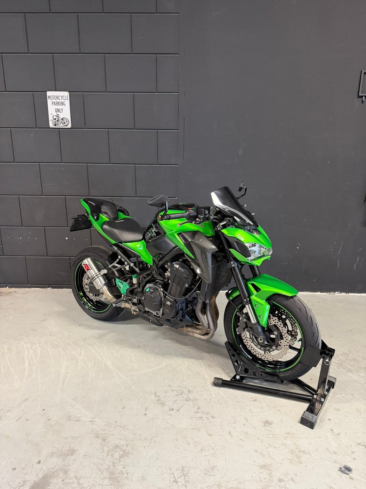 Kawasaki Z900 - zeer nette motorfiets, Bedrijf