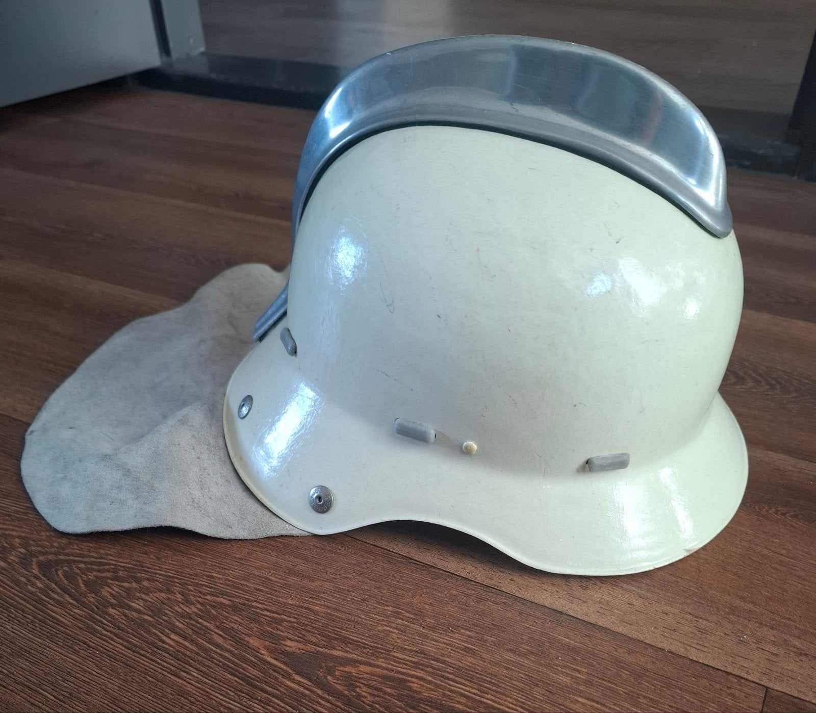 Originele  brandweerhelm jaren 60/70, Verzamelen, Ophalen of Verzenden, Overige soorten, Helm of Baret