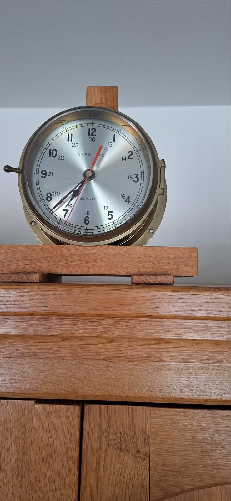 Scheepsklok Quartz - Messing met Houten Voet, Ophalen