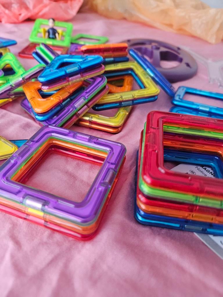 Magformers magnetisch bouwspeelgoed set met poppetjes, Ophalen of Verzenden, Gebruikt, Overige merken