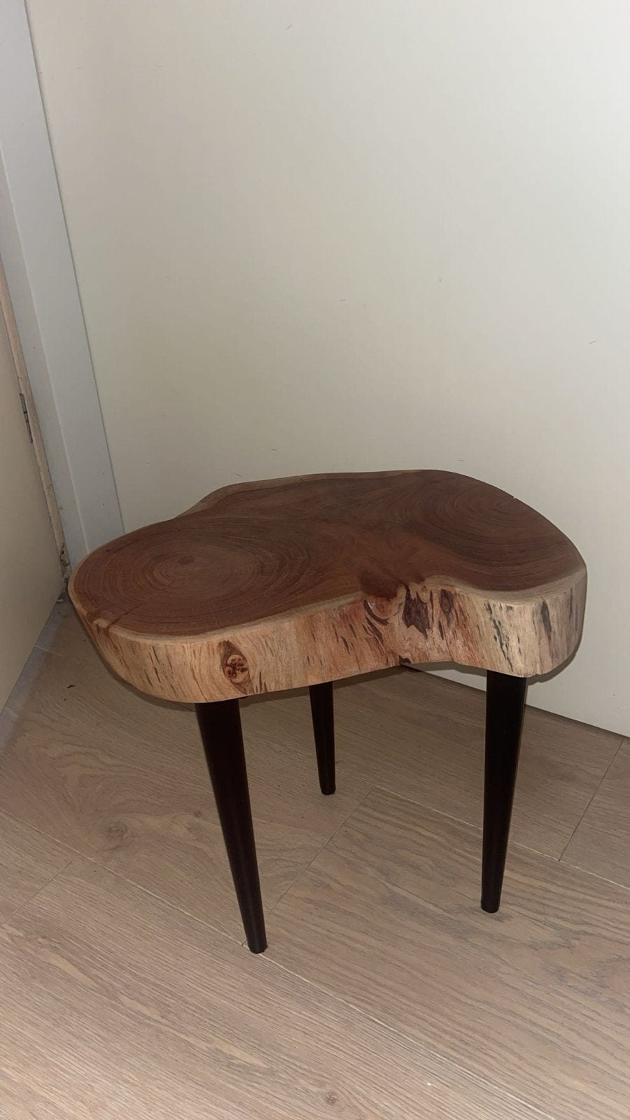 Unieke bijzettafel van massief hout, Huis en Inrichting, Ophalen, Minder dan 45 cm, Minder dan 55 cm, Zo goed als nieuw