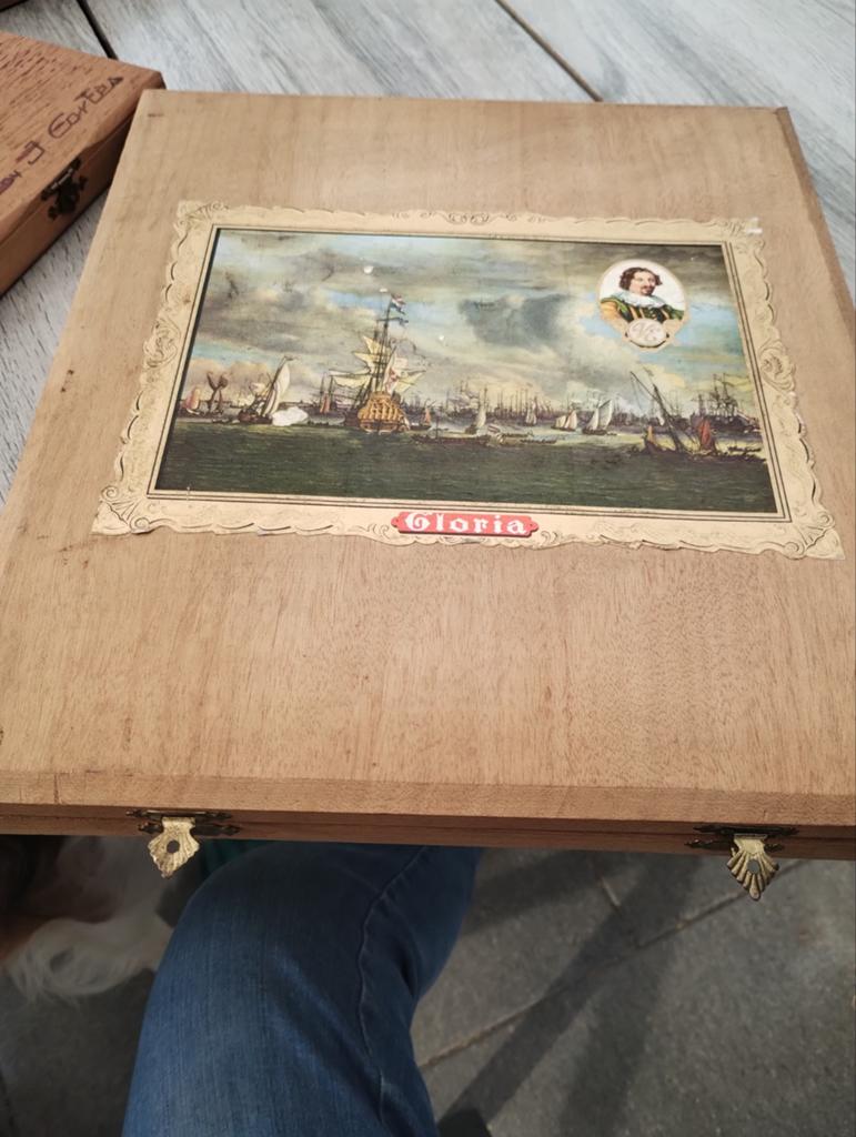 Aantal oude sigaren dozen leeg zie foto's, Ophalen
