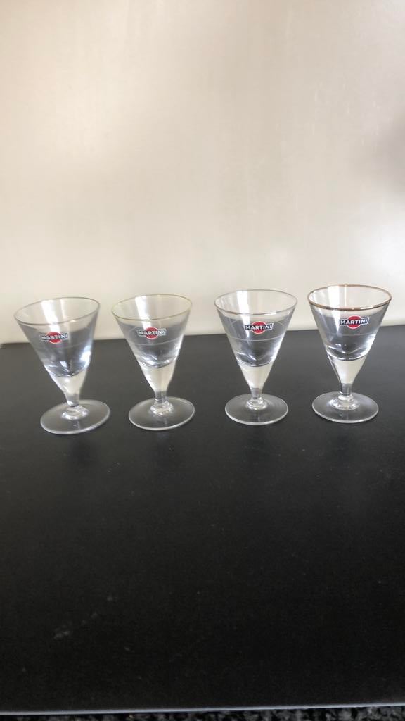 4 martini glazen, Verzamelen, Glas en Borrelglaasjes, Ophalen, Gebruikt