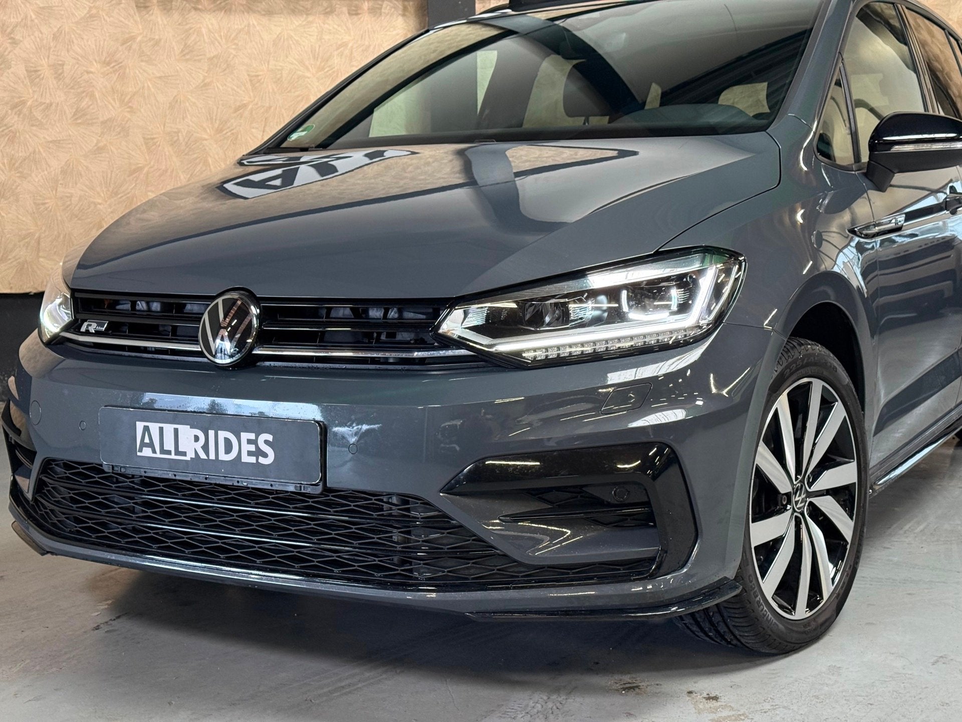 Volkswagen Touran 1.4 TSI Highline Business R 7p | Pano | Tr, Euro 6, 4 cilinders, 150 pk, 7 stoelen