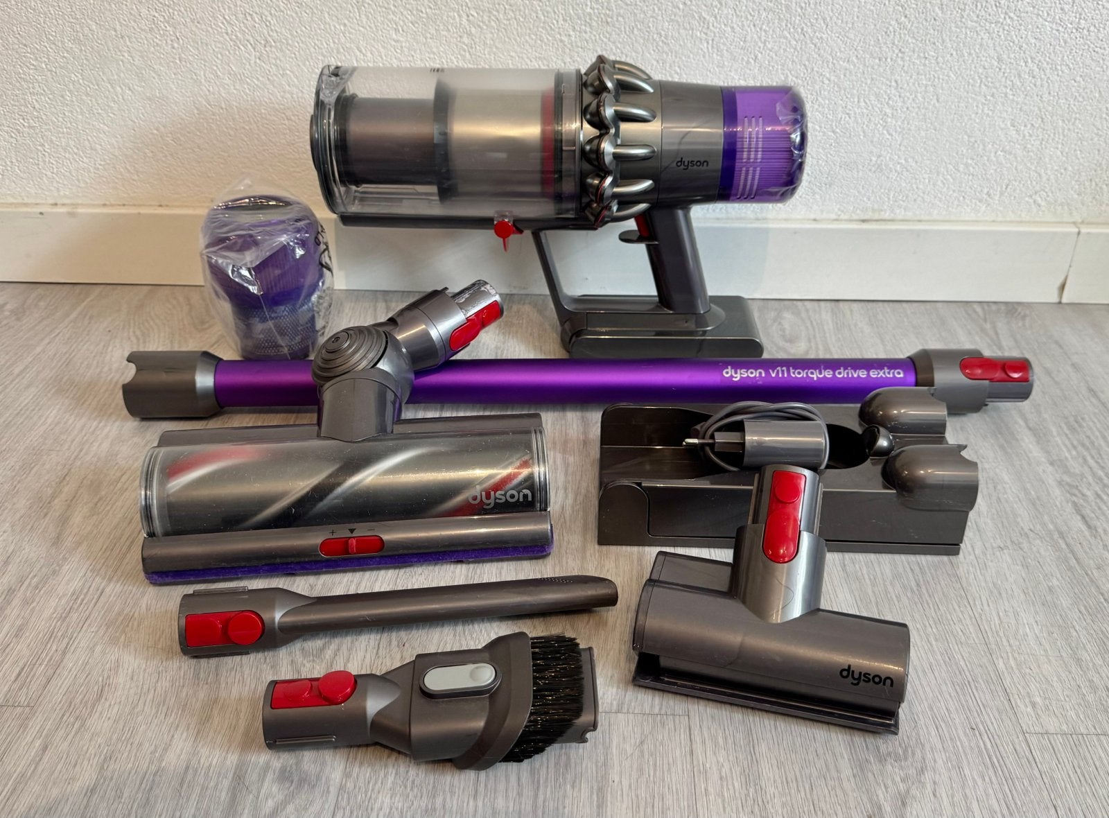 Als nieuw! Dyson V11 Torque Drive stofzuiger + nieuwe filter, Stille werking, Ophalen of Verzenden, Zo goed als nieuw, Dyson