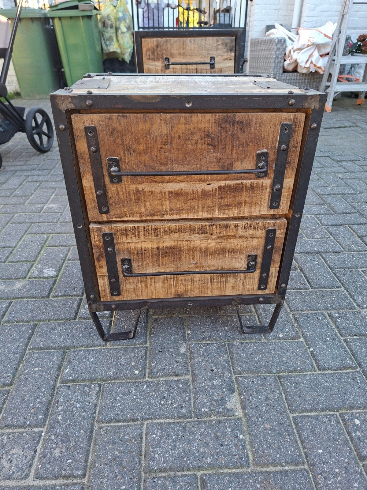 Industrieel nachtkastje/bijzettafel met 2 lades, Huis en Inrichting, Ophalen, Gebruikt, 55 tot 70 cm, 45 tot 65 cm