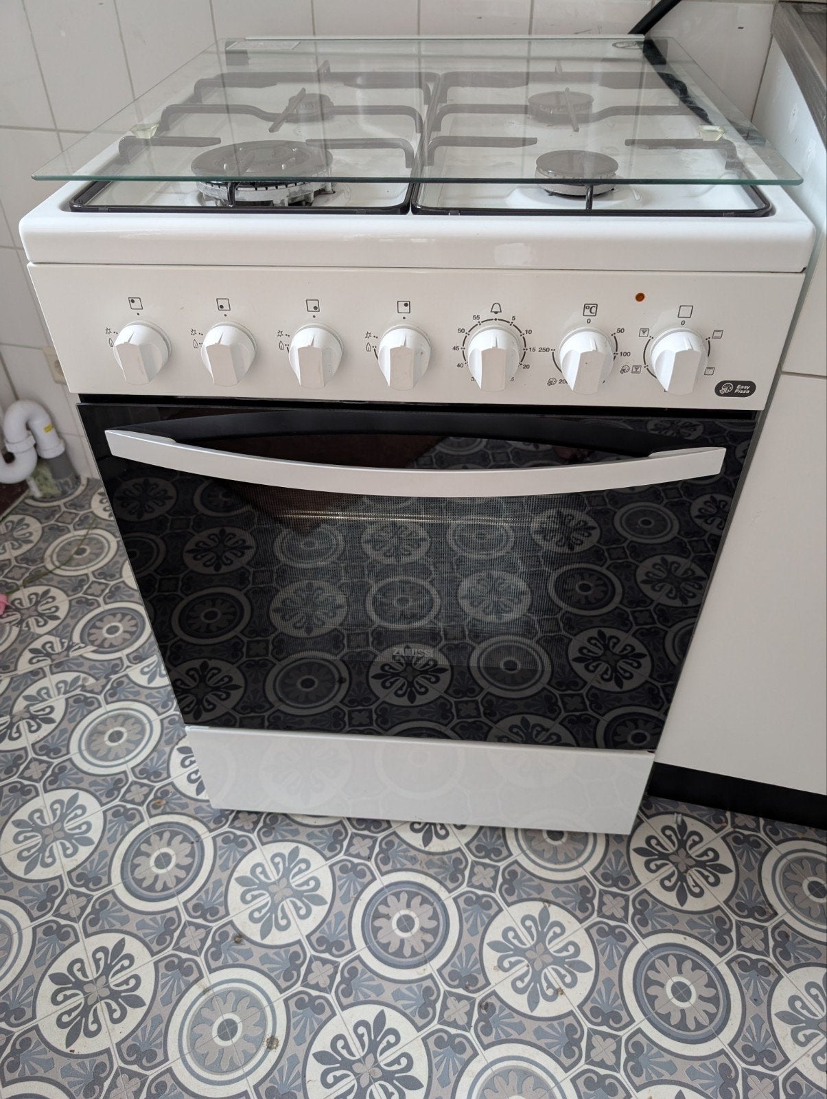 Zanussi fornuis - defect - gratis! (oven elektr, fornuis gas, Witgoed en Apparatuur, Ophalen, Minder dan 85 cm, 4 kookzones, Gas