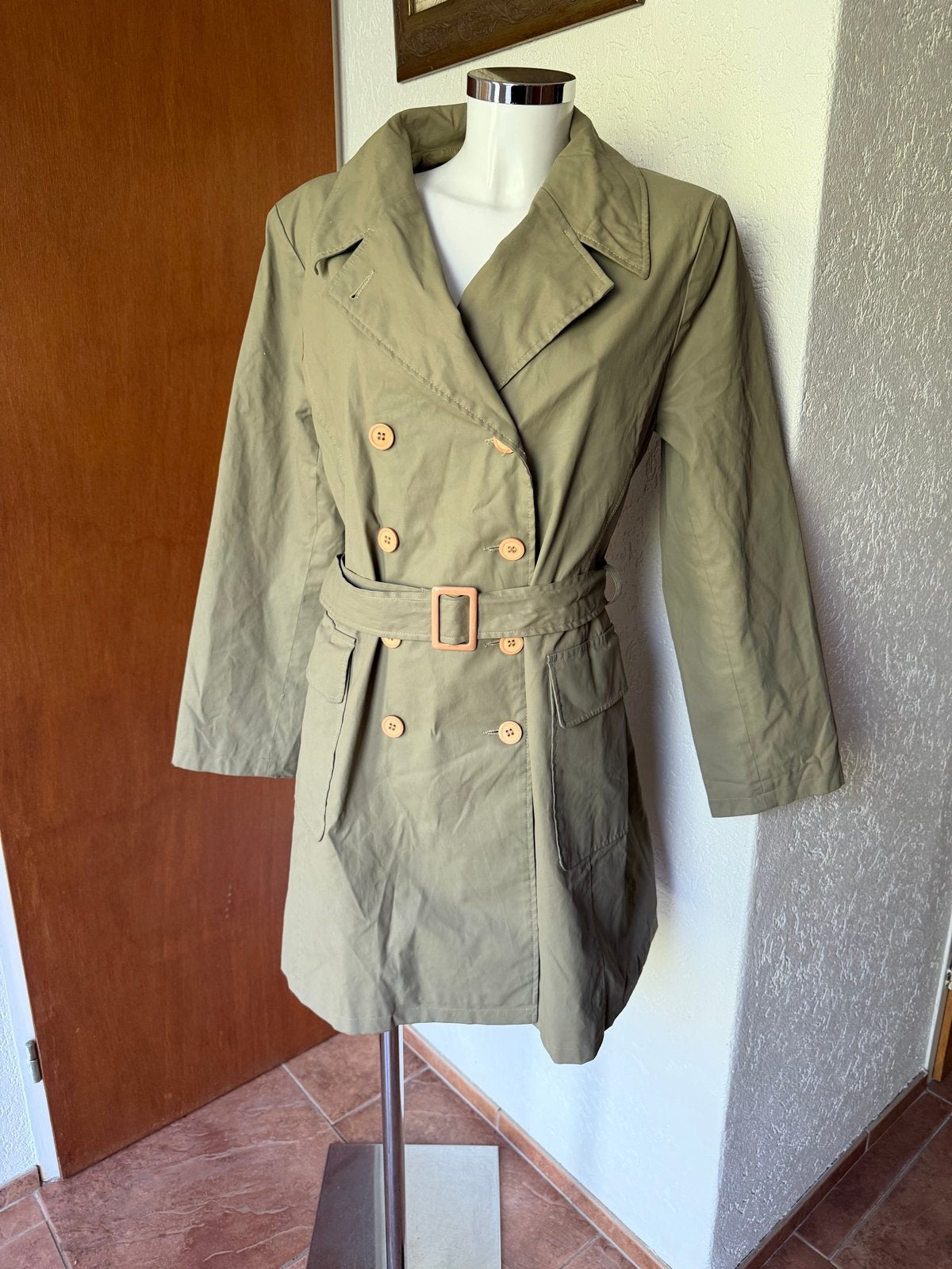 Nieuwe Actuals Trenchcoat - Maat 40 (L) - Olijfgroen kaki gr, Ophalen of Verzenden, Nieuw, Maat 42/44 (L), Groen