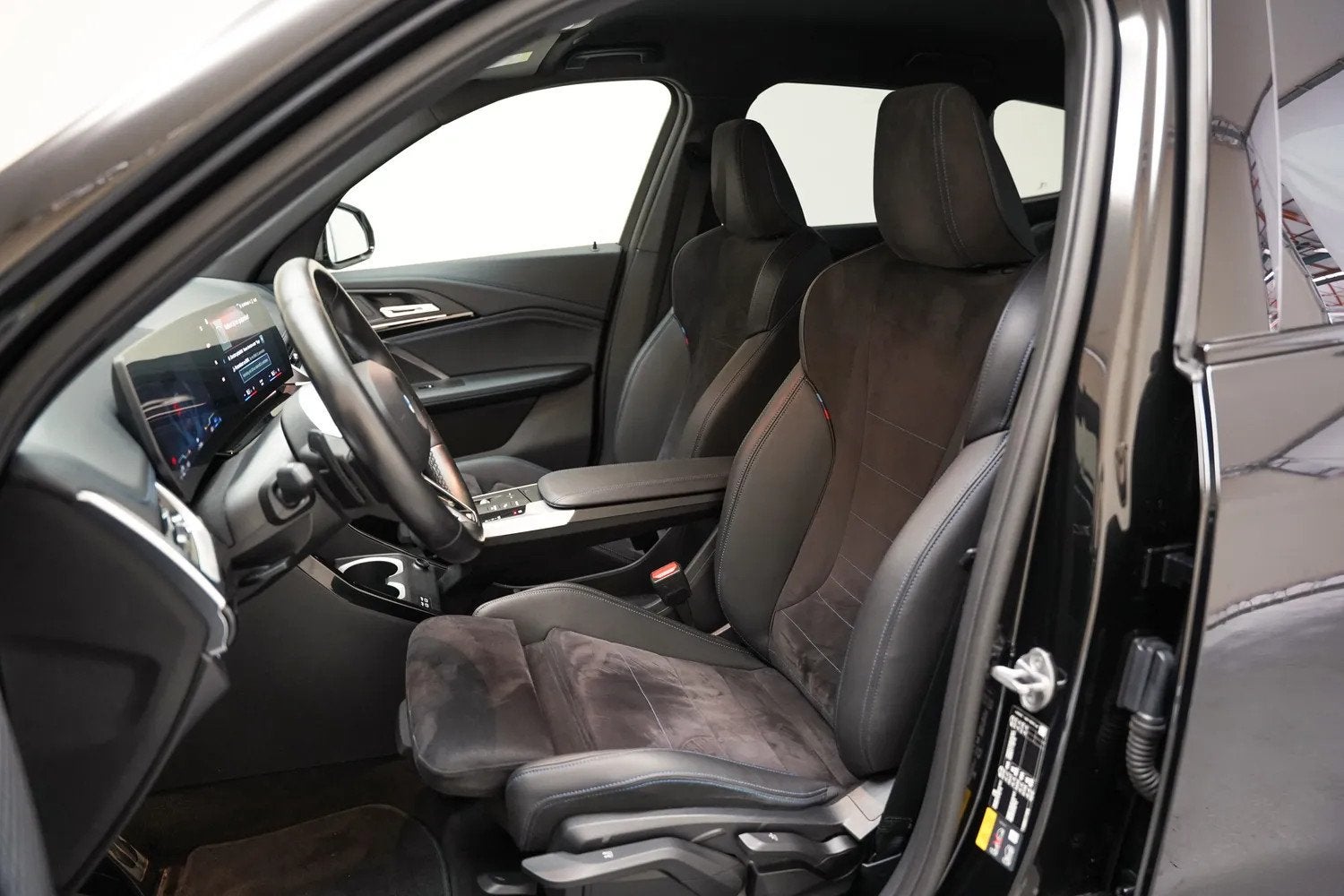 Foto 9 van BMW X1 xDrive25e M Sport Shadow [ SOH 92,5% ] [ LED HUD 360