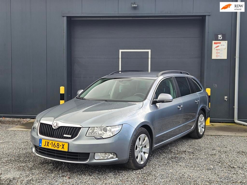 Skoda Superb Combi 1.6 TDI Greenline Ambition Business Line, Auto's, Skoda, Voorwielaandrijving, Euro 5, Gebruikt, Zwart