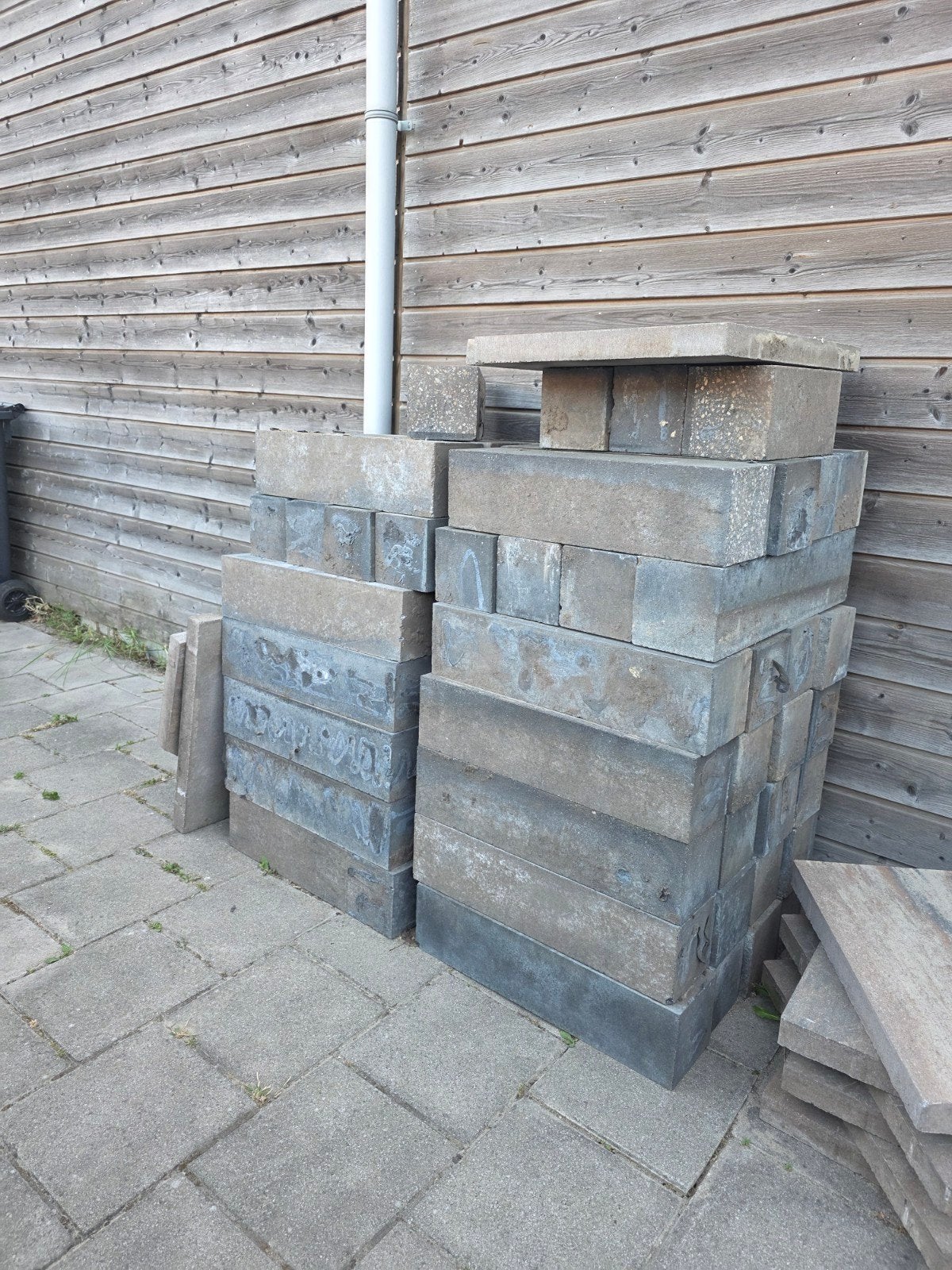 Gebruikte Betonblokken stapelblokken +- 60 stuks 60x15x15, Tuin en Terras, Tegels en Klinkers, Ophalen, Gebruikt, Overige typen