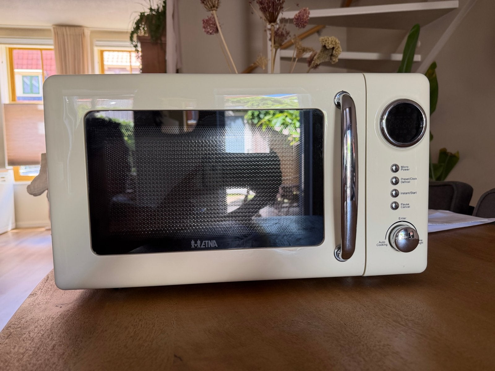 Etna Retro magnetron, zo goed als nieuw, beige, Ophalen, Draaiplateau, Vrijstaand, Magnetron
