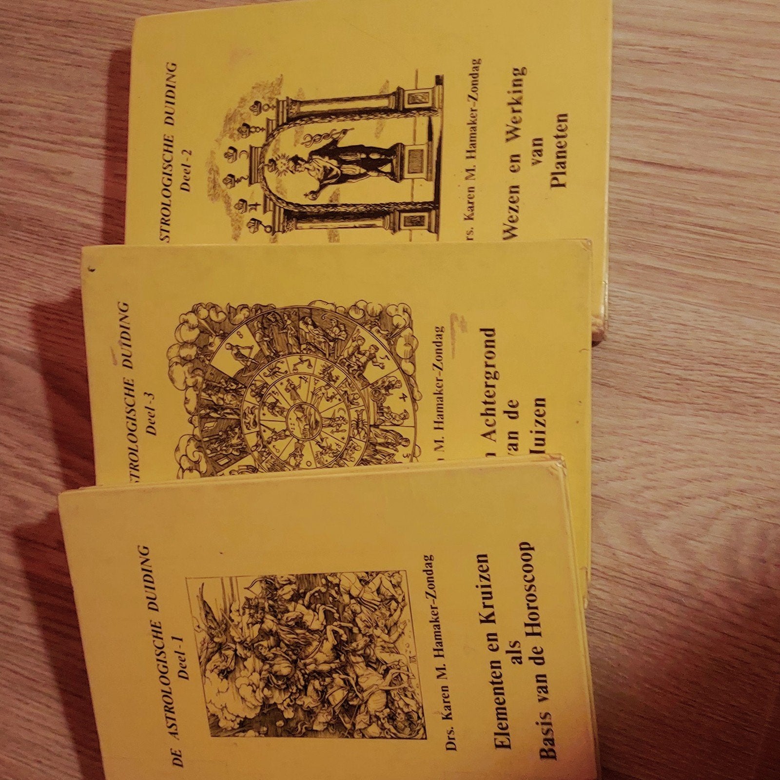 Complete Authentieke Astrologie Set - 4 Boeken, Gelezen, Achtergrond en Informatie, Astrologie, Ophalen of Verzenden