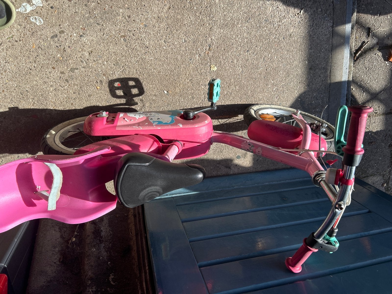 Roze kinderfiets zonder zijwieltjes 12 inch, Ophalen, Gebruikt, Velgrem, 16 tot 20 inch