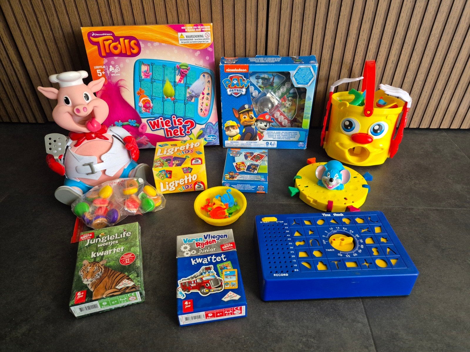 Kinder spelletjes, Ophalen