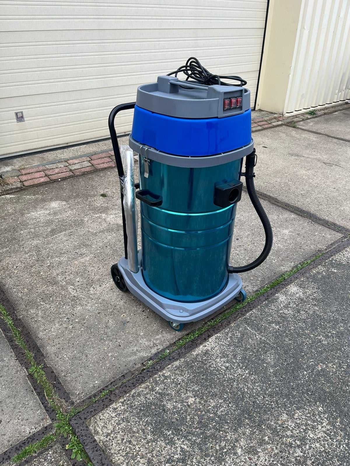 Nat en droog stofzuigers 220 volt 3000 watt, Ophalen, Nieuw, Waterstofzuiger