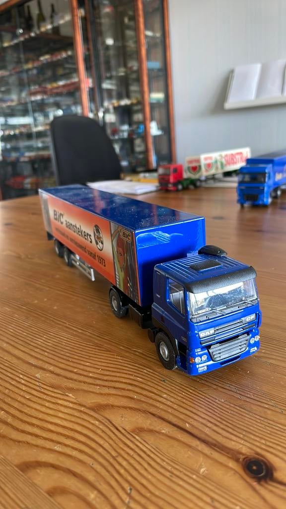 Daf CF 85 430 truck met oplegger “BIC”, Ophalen of Verzenden, Zo goed als nieuw, Bus of Vrachtwagen, Lion Toys