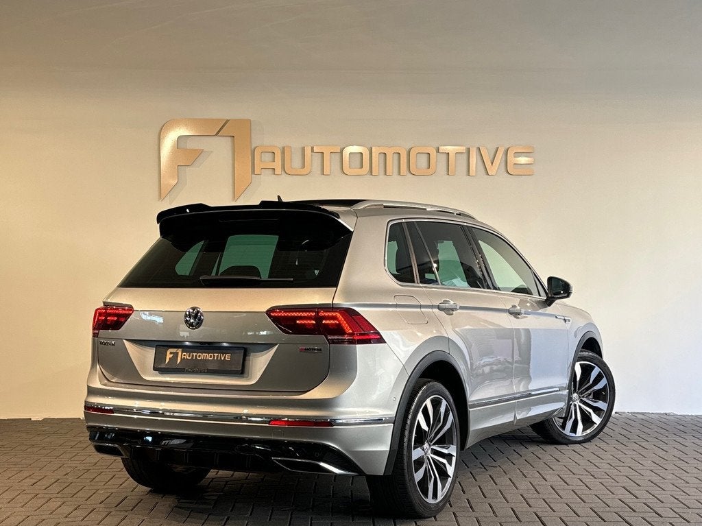 Volkswagen Tiguan 2.0 TSI 4M Highline R Line Pano|Trekhaak, Auto's, Volkswagen, Gebruikt, 4 cilinders, 1984 cc, 2500 kg