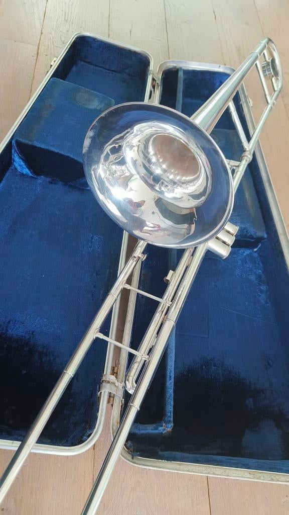 Courtois Paris 150 ventieltrombone met koffer, Muziek en Instrumenten, Ophalen of Verzenden, Gebruikt, Overige typen, Met koffer