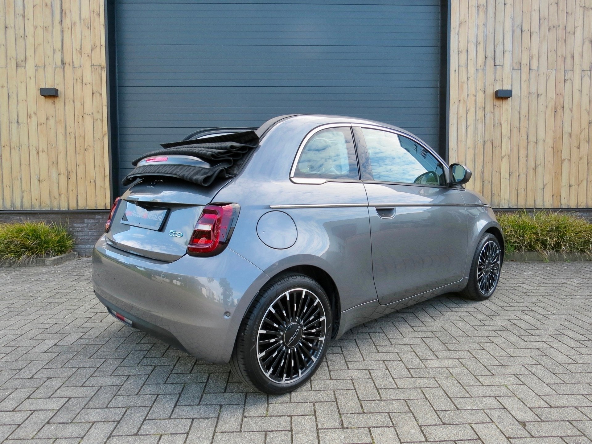 Fiat 500e La Prima cabrio 42 kWh *Carplay *Acc *Luxe uitv, Auto's, Gebruikt, 118 pk, Cabriolet, 4 stoelen