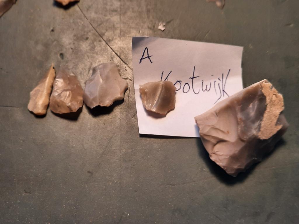 Artefacten Kootwijk, Eén persoon