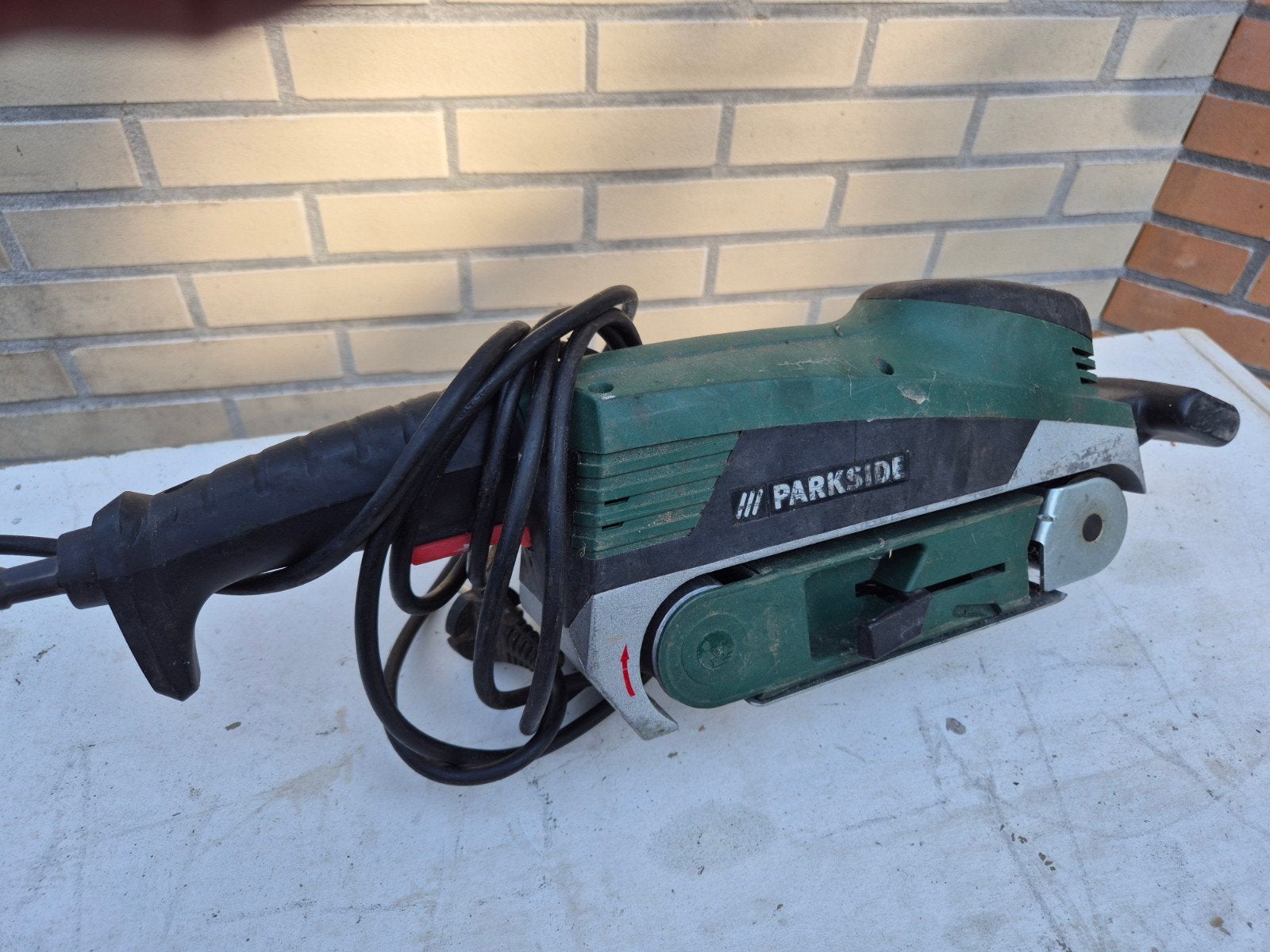 Parkside Bandschuurmachine - Krachtig en Betrouwbaar, Doe-het-zelf en Verbouw, Ophalen, Gebruikt, 600 tot 1200 watt, Bandschuurmachine
