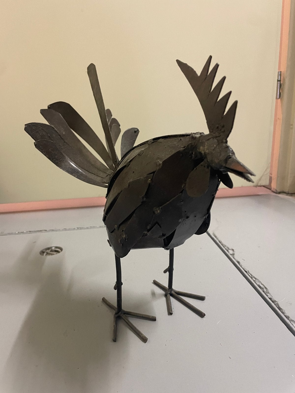 Metalen haan sculptuur , handgemaakt in Zimbabwe, Antiek en Kunst, Kunst | Beelden en Houtsnijwerken, Beeld, Metaal, Vogel, 20 - 50 cm