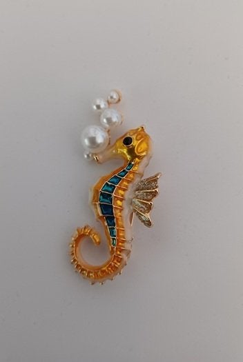 Goudkleurige broche zeepaardje geel met pareltjes, Verzenden, Nieuw, Geel, Overige materialen