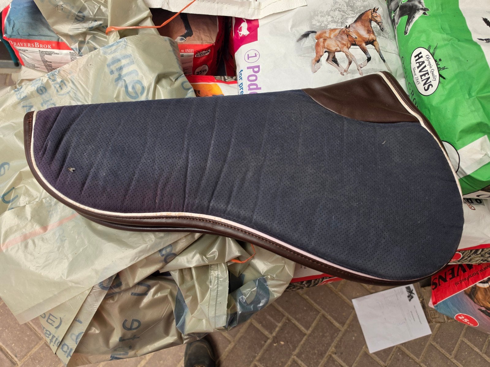 zadelpad Kentucky maat medium/full, Ophalen of Verzenden