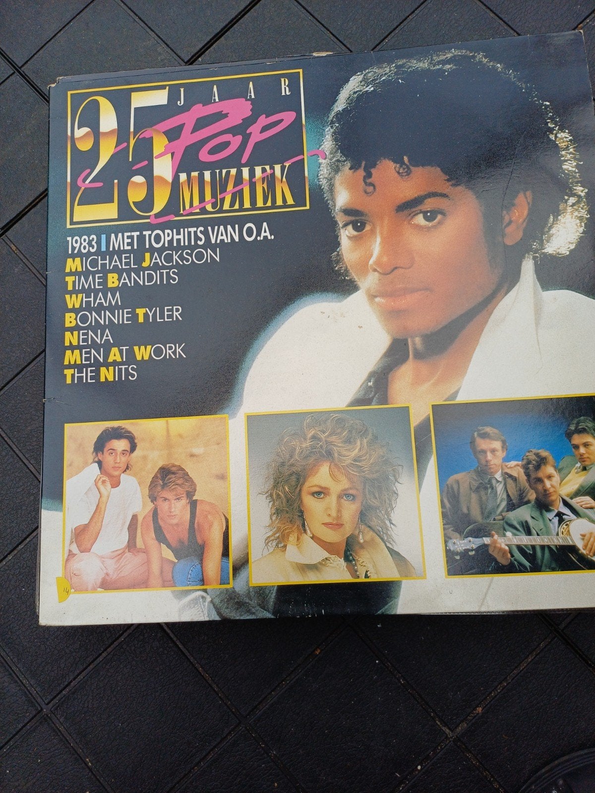 Elpee 25 jaar pop muziek 1983, Ophalen, Zo goed als nieuw