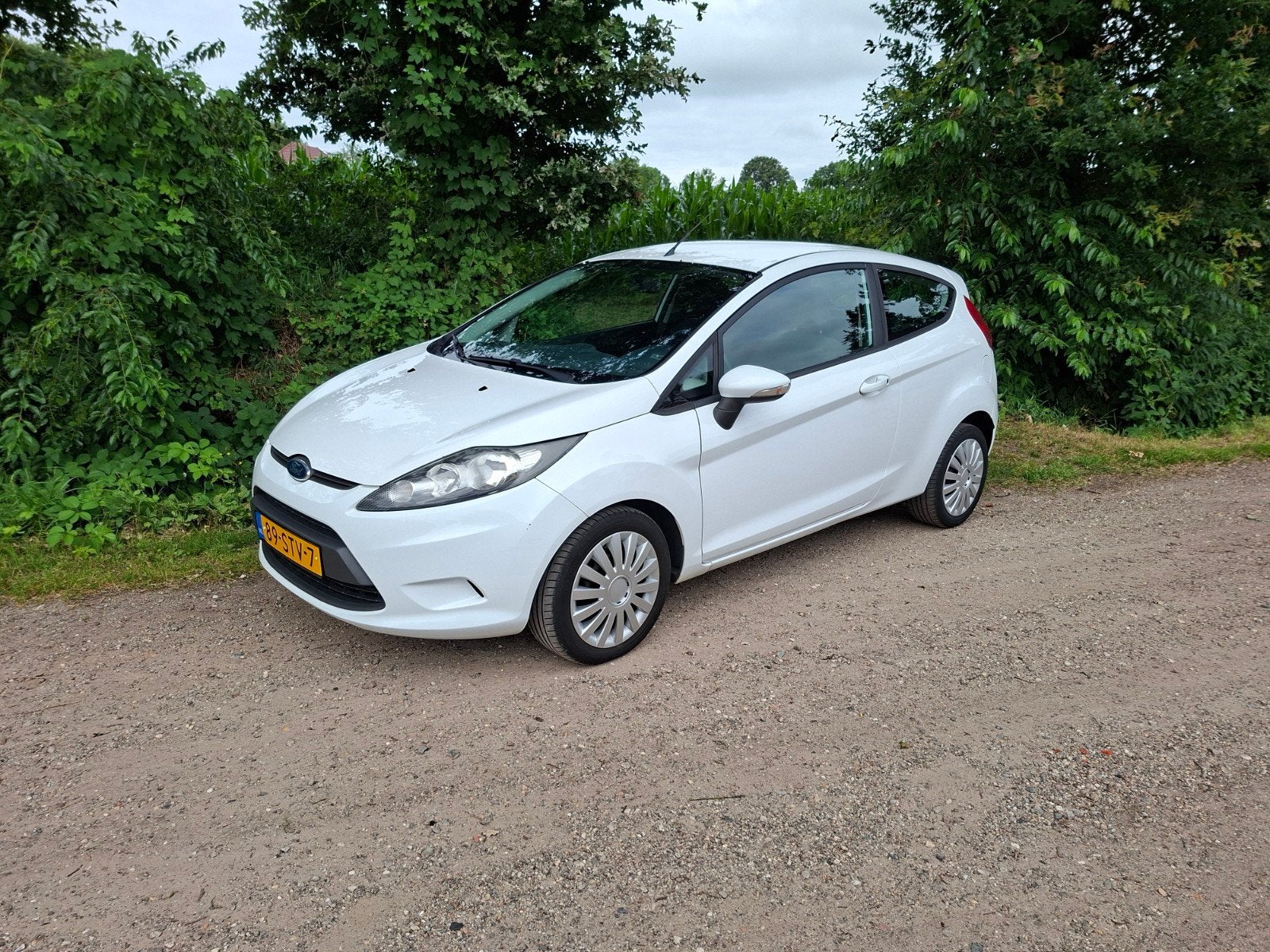 Ford Fiësta 1.25 44KW 3DR 2011 Wit, AIRCO, APK -> 06-07-2027, Voorwielaandrijving, Euro 5, Stof, Wit