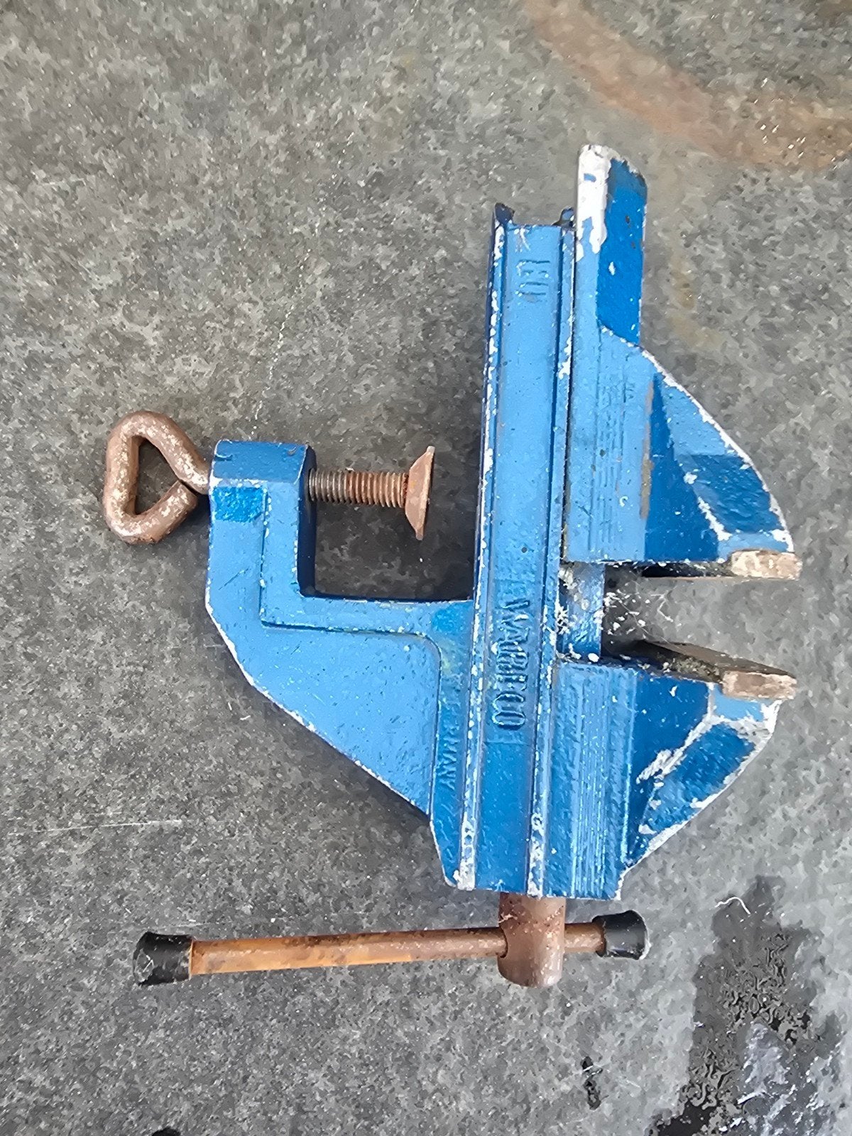 Gebruikte bankschroef, blauw, voor diverse klussen (DOOS 8), Ophalen of Verzenden, Gebruikt, Bankschroef, Overige merken