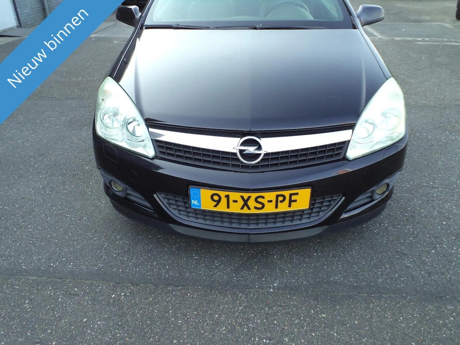 Opel Astra TwinTop 1.8 Temptation, Gebruikt, Zwart, 4 cilinders, Cabriolet