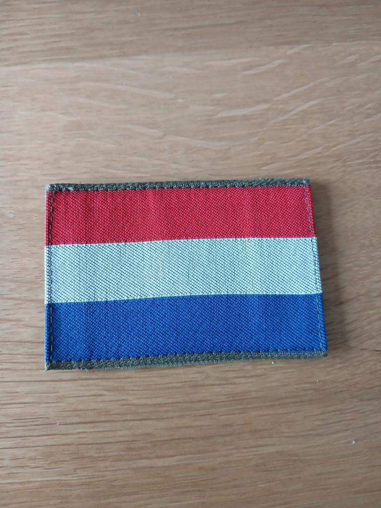 Nederlandse vlag met velcro achterkant   (9 cm x 6 cm), Verzenden, Landmacht, Nederland, Embleem of Badge