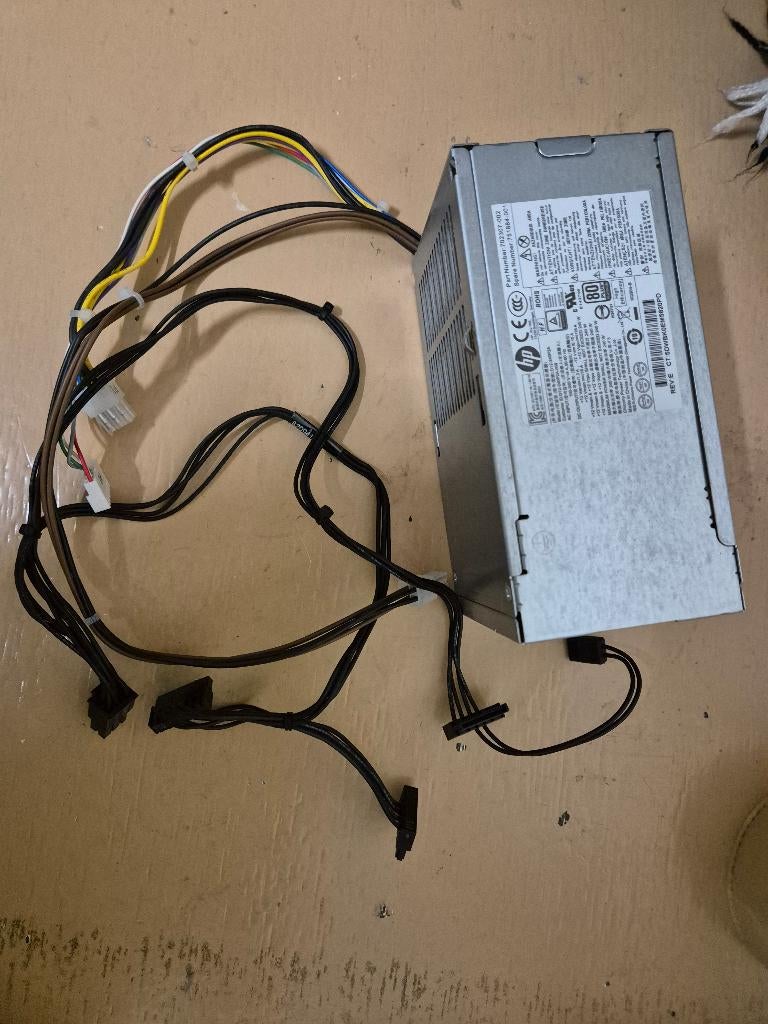 Voeding HP Z240 SFF workstation, Computers en Software, Verzenden, Gebruikt
