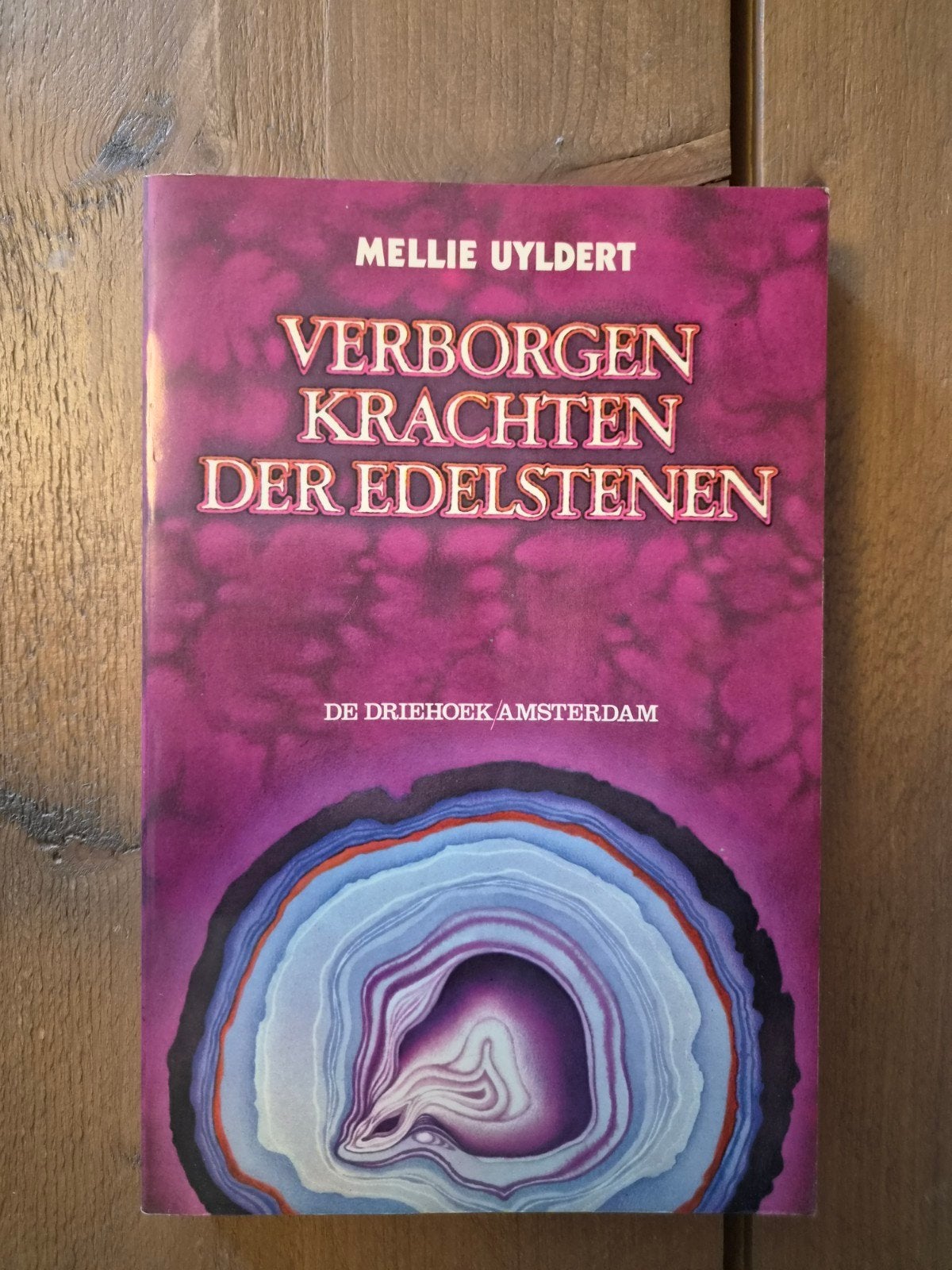 Verborgen Krachten der Edelstenen - Mellie Uyldert, Boeken, Esoterie en Spiritualiteit, Gelezen, Achtergrond en Informatie, Spiritualiteit algemeen
