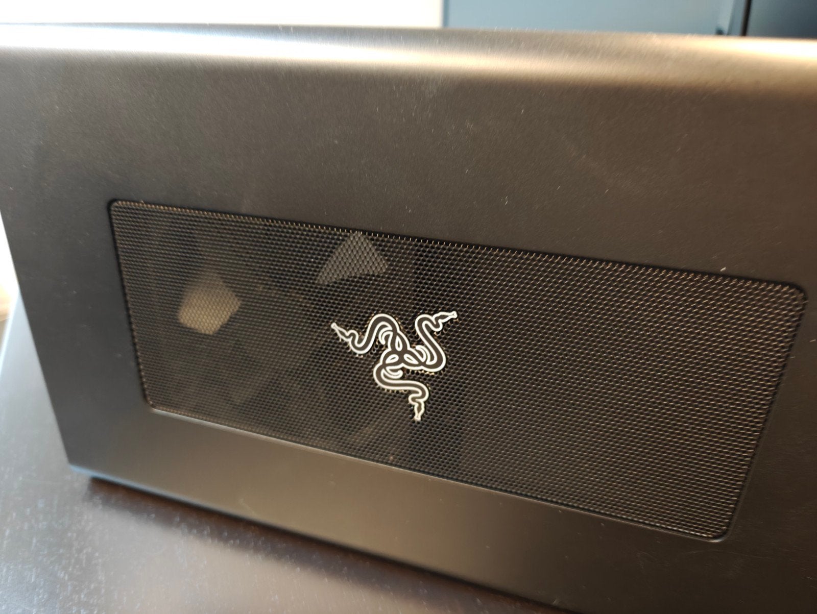 Razer Core X eGPU enclosure met 650W voeding (defect), Ophalen, Niet werkend