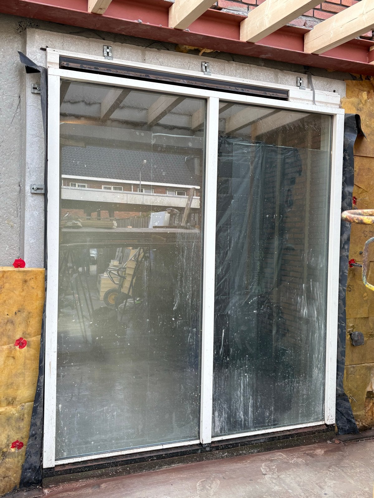 Groot gevelraam hout met dubbelglas/ HR++ ventilatierooster, Doe-het-zelf en Verbouw, Gevelraam of Ruit, Gebruikt, Dubbelglas
