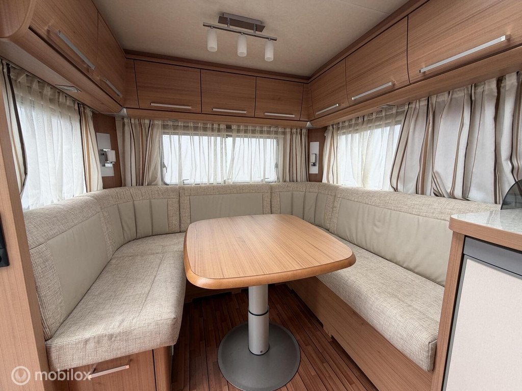 Knaus Südwind 500 FU Celebration | Mover | Voortent l Luife, Caravans en Kamperen, Koelkast, 7 tot 8 meter, Bedrijf, Knaus