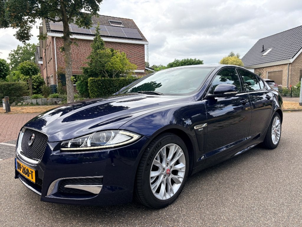 Jaguar XF 2.2D R-Sport, Automaat, Euro 5, Achterwielaandrijving, Zwart