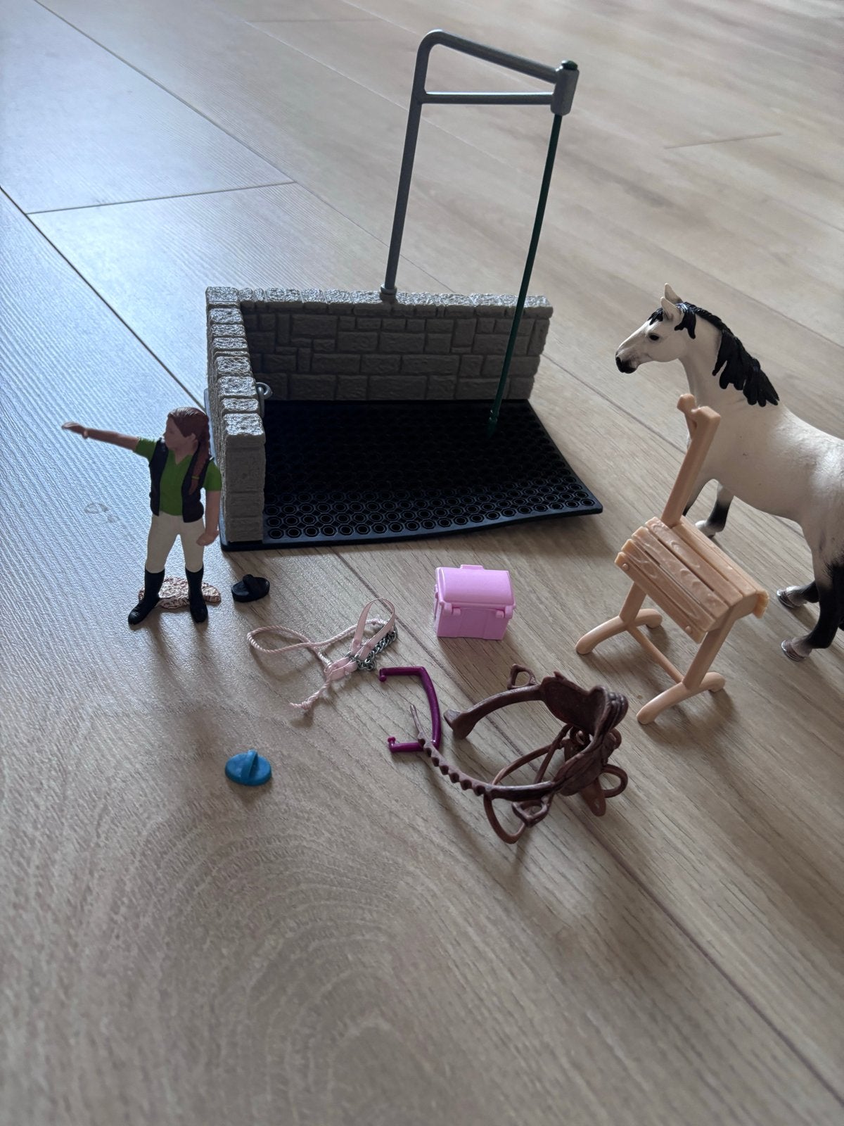 Schleich Paarden Poetsplaats Horse Club (mist emmer), Ophalen of Verzenden, Gebruikt