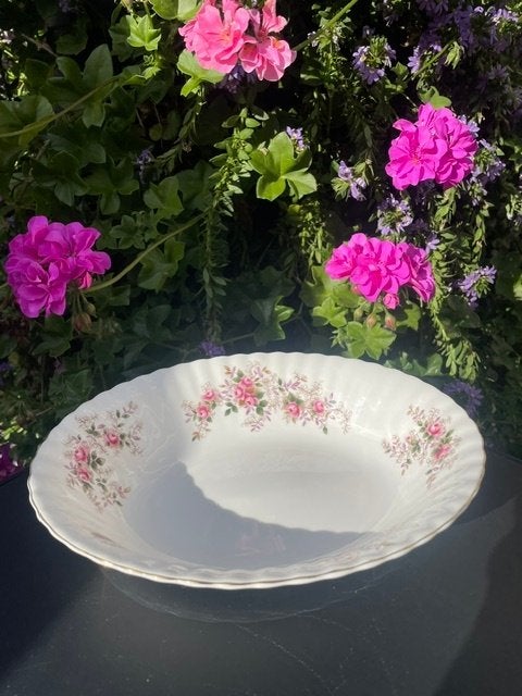 Royal Albert LAVENDER ROSE, schaal, opruiming !!  zsm weg, Verzamelen, Ophalen of Verzenden, Zo goed als nieuw, Porselein, Bord of Schaal