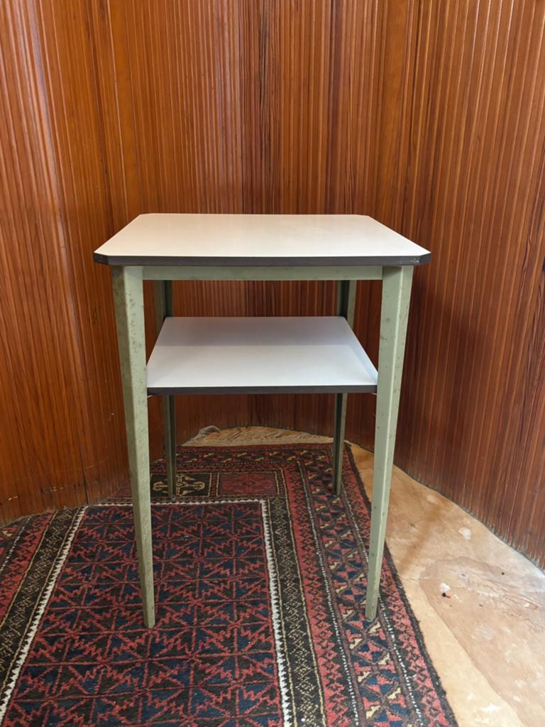 Te koop: Wim Rietveld Ahrend de Cirkel Rebel tafeltje, Ophalen, Minder dan 55 cm, Zo goed als nieuw, 60 cm of meer