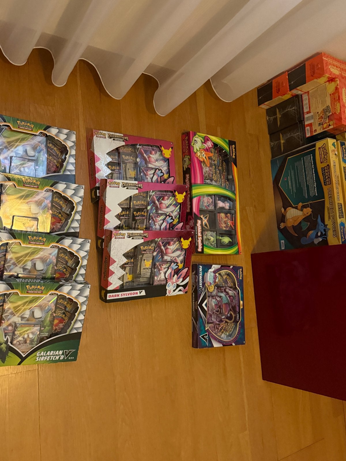 Pokémon TCG: Sirfetch'd, Celebrations, Dragon Majesty, Vivid, Verzenden, Nieuw