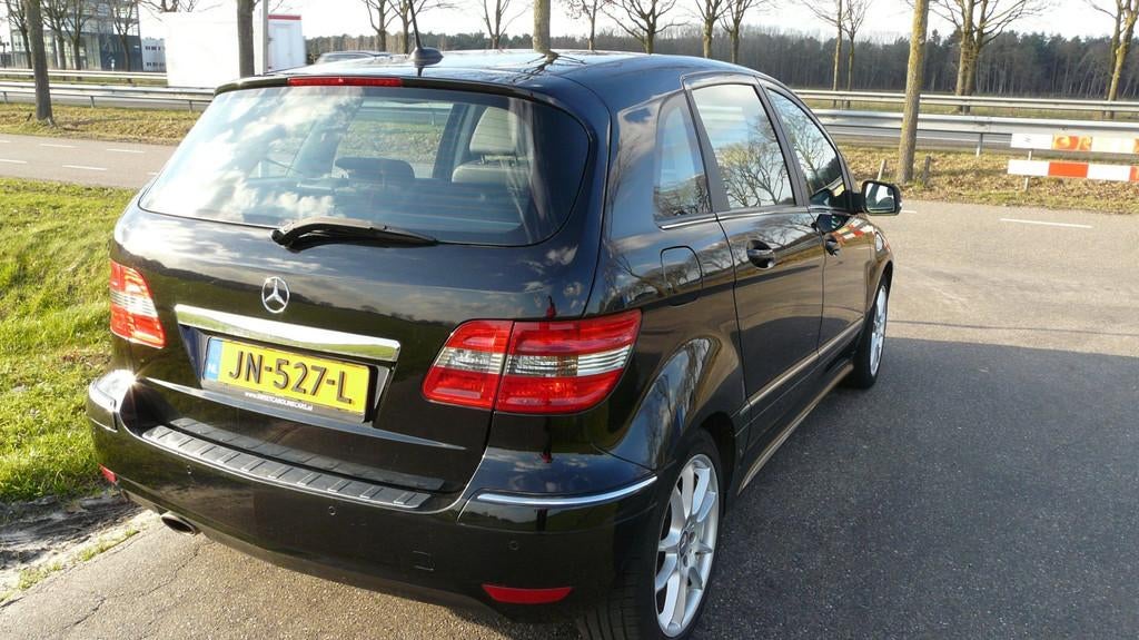 Mercedes-Benz B-klasse 160 BlueEFFICIENCY Business Class,Air, Voorwielaandrijving, Euro 5, 15 km/l, Zwart