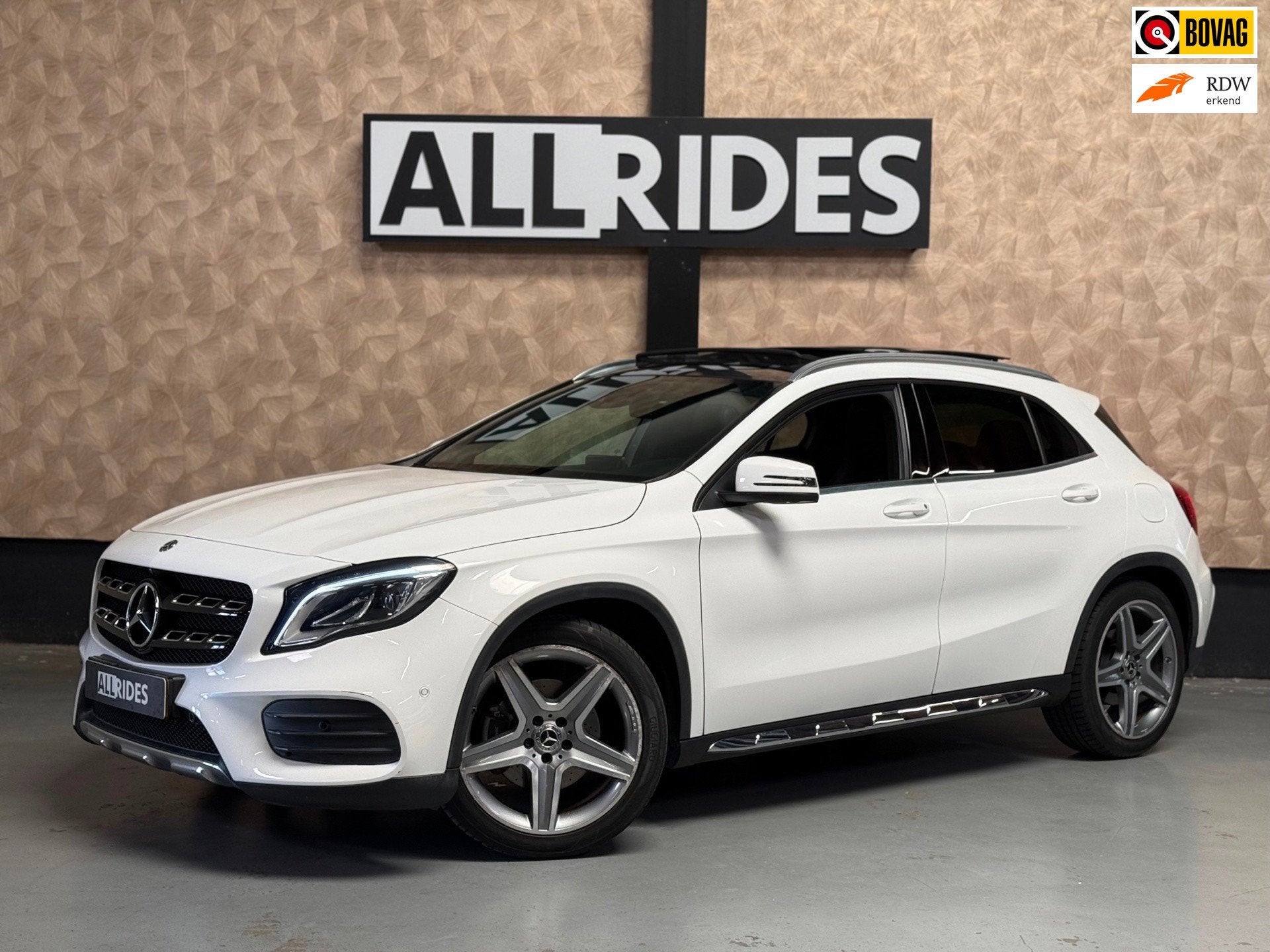 Mercedes-Benz GLA-klasse 250 Premium Plus Amg | Pano |H&K| S, Dealer onderhouden, Gebruikt, 4 cilinders, Alcantara